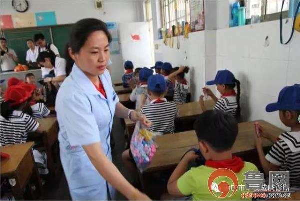 六一”兒童節(jié)，侯成慶診所走進鑫昌路小學(xué)開展愛心公益行動