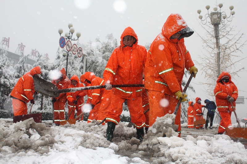 大風(fēng)雨雪天氣堅守一線保暢通