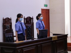韶華不負檢察藍 鐵肩柔情綻芳華